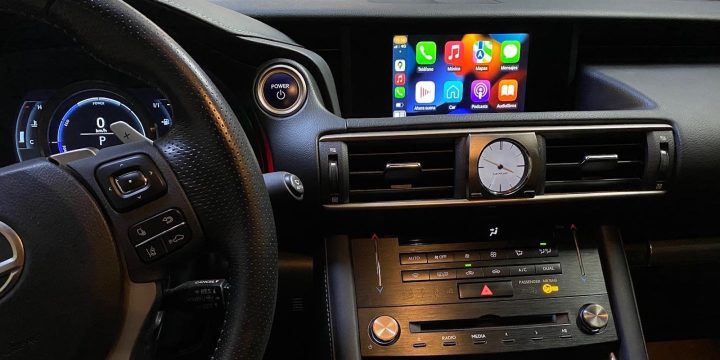Lexus IS 300h CarPlay-Android Auto