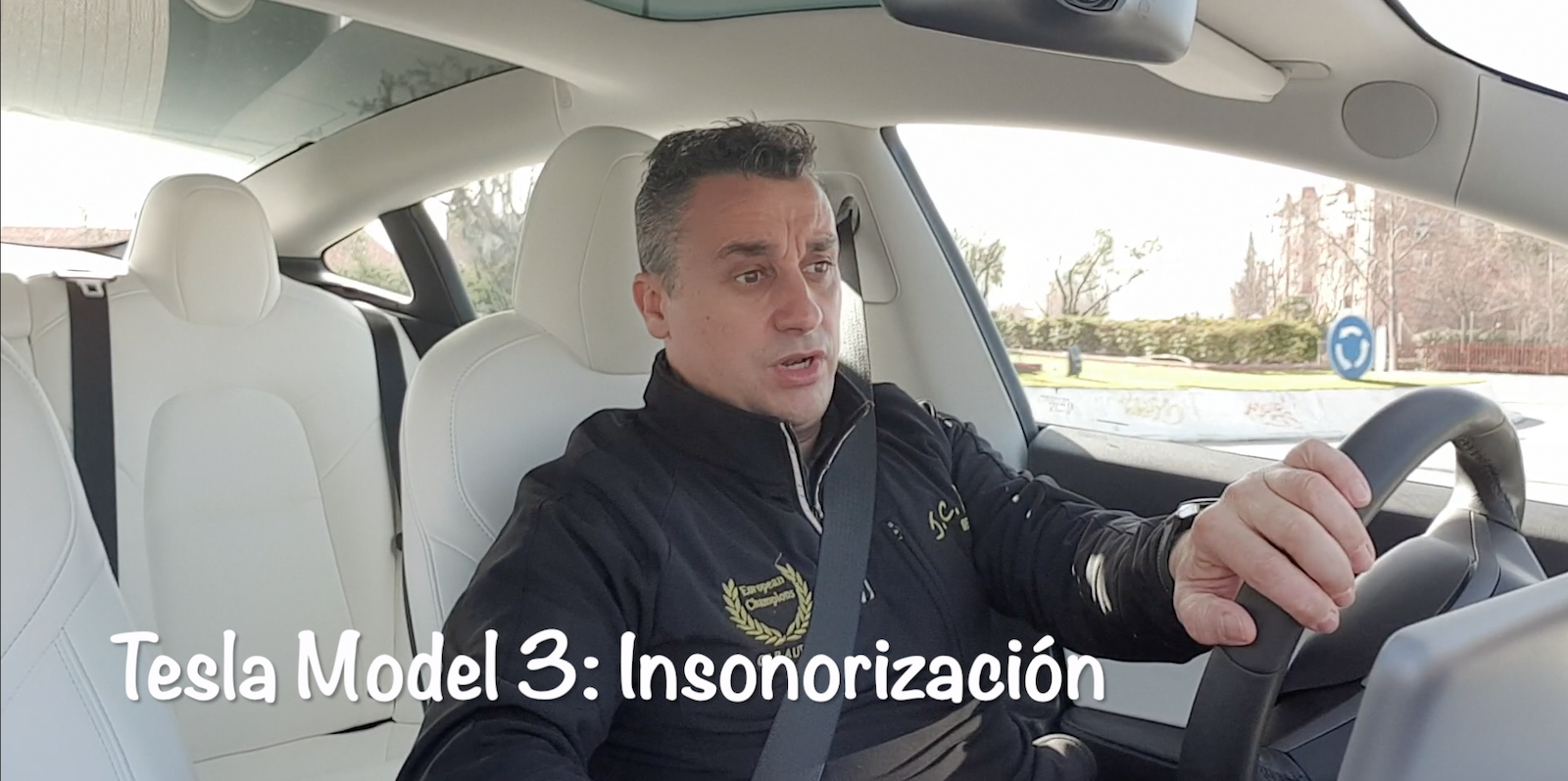 Tesla Model 3: Insonorización