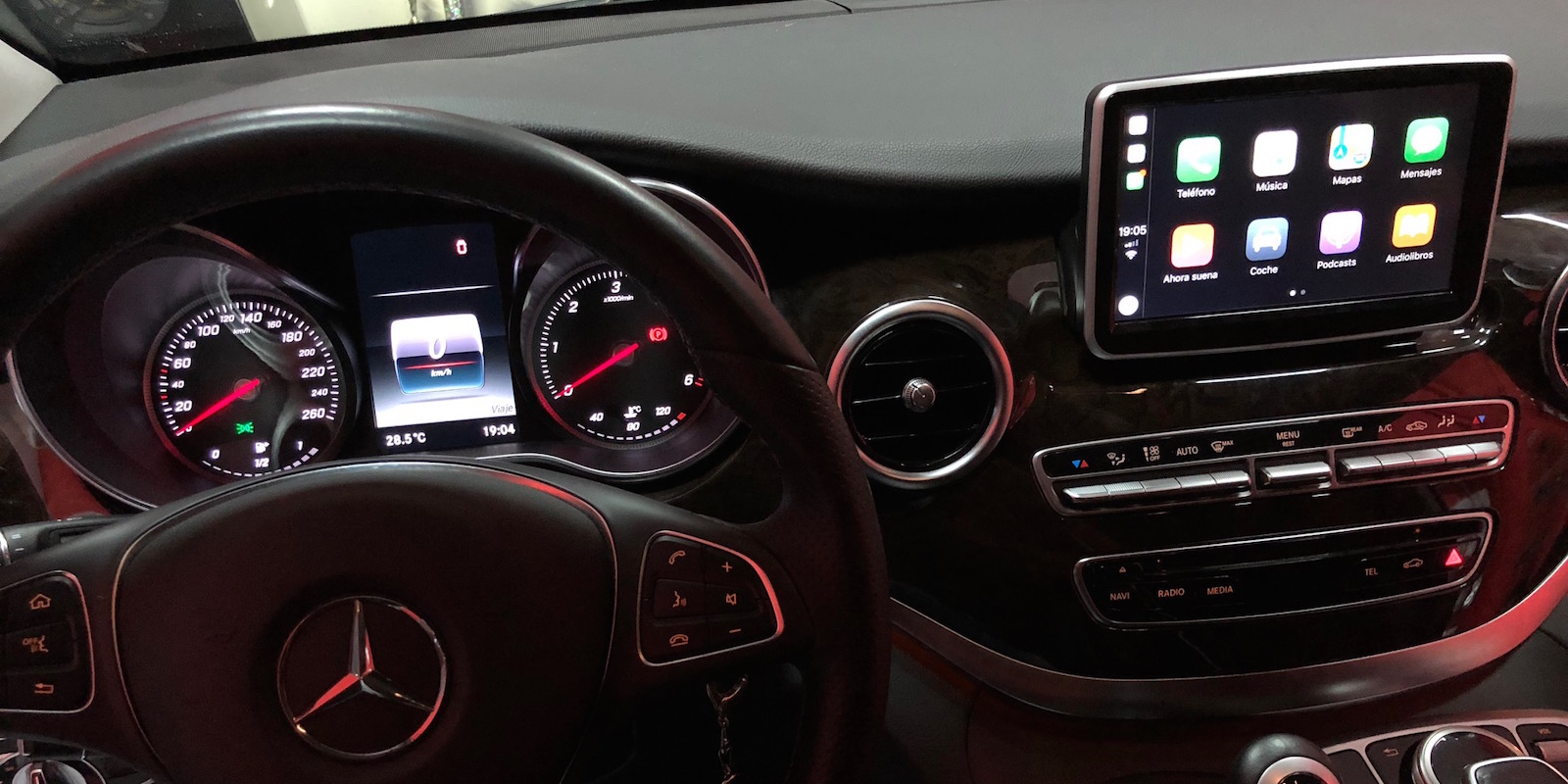 Mercedes V Sistema Multimedia y Navegación con Cámara Trasera