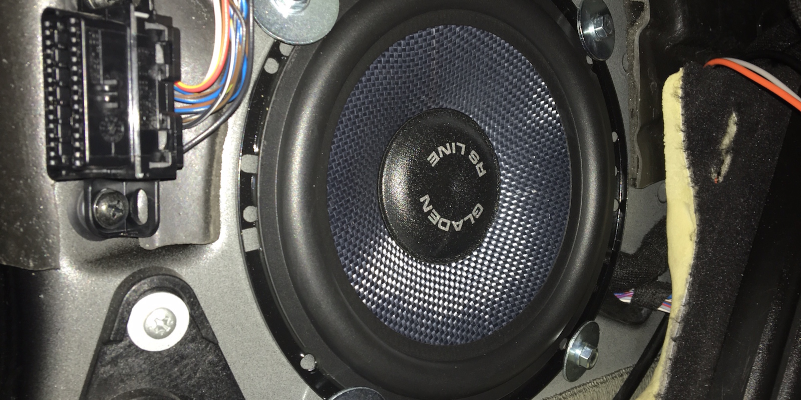 BMW Z4 ( Sistema de Audio ; Gladen-Mosconi ) - JcAudio :: en sonido y seguridad en todos los :: Especialistas en y seguridad en todos los vehículos
