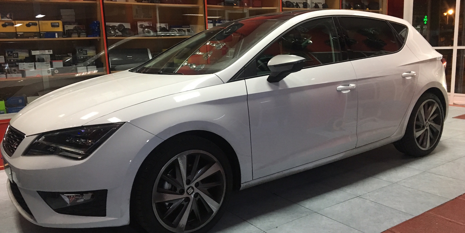 Seat Leon ( Sistema de Seguridad Antiarranque de Tarjeta Electrónica y OBD )