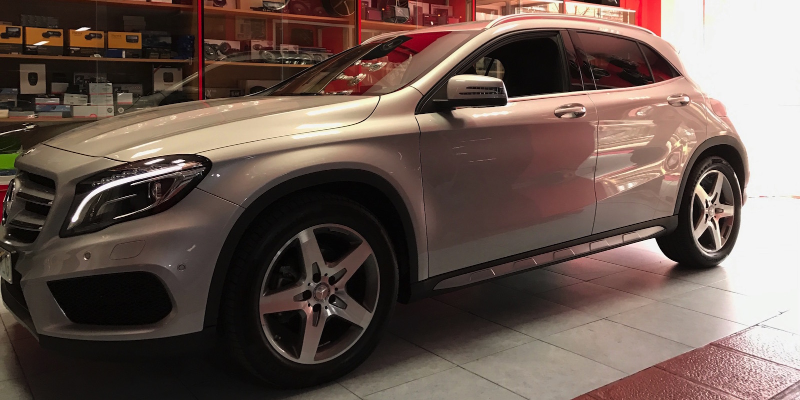 Mercedes GLA ( Sistema de Seguridad ; Alarma Cobra , OBD y Tarjeta Antiarranque)