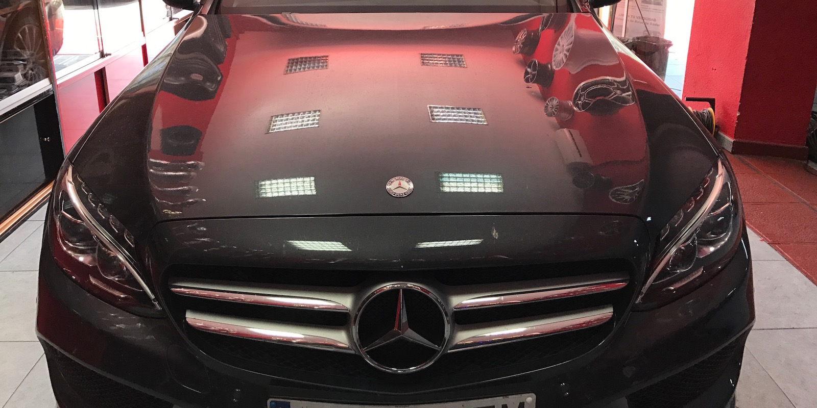Mercedes Clase C ( Interface para Cámara trasera y Cámara específica )